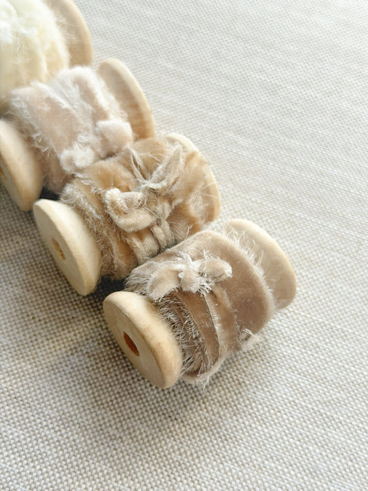 Nudes Set Velvet Ribbon