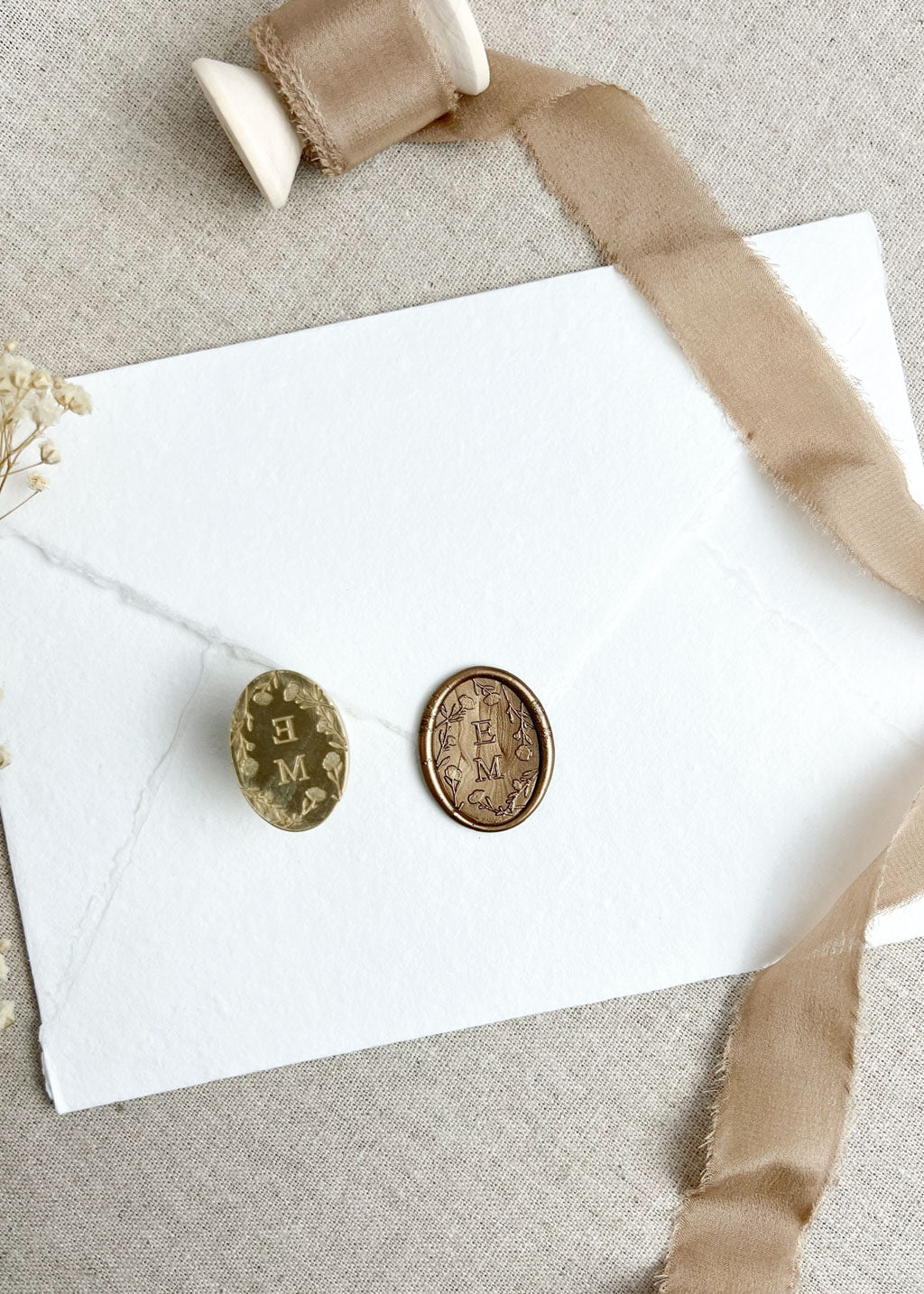 Oval Floral Border Personalised Monogram Wax Stamper