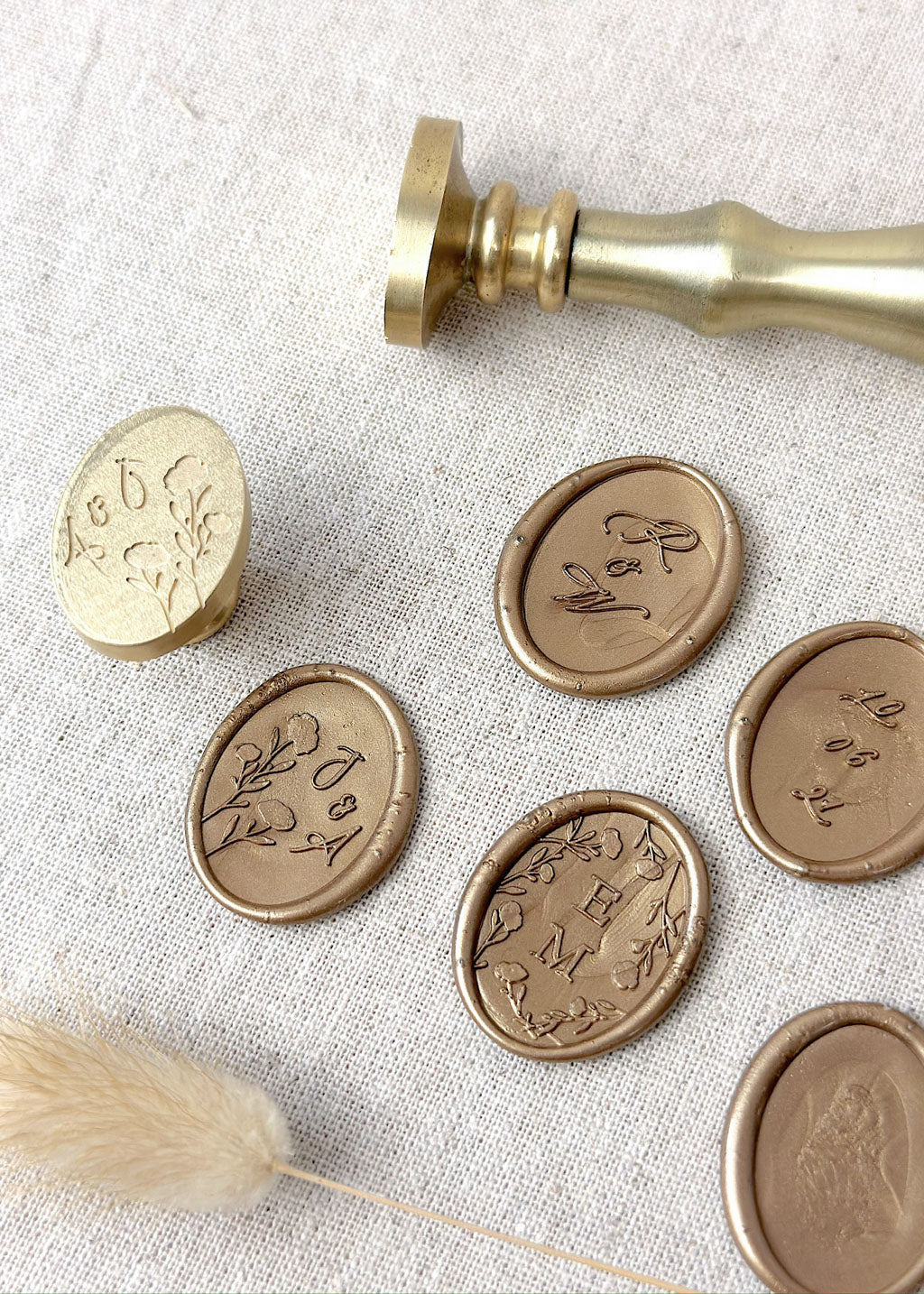 Oval Floral Border Personalised Monogram Wax Stamper